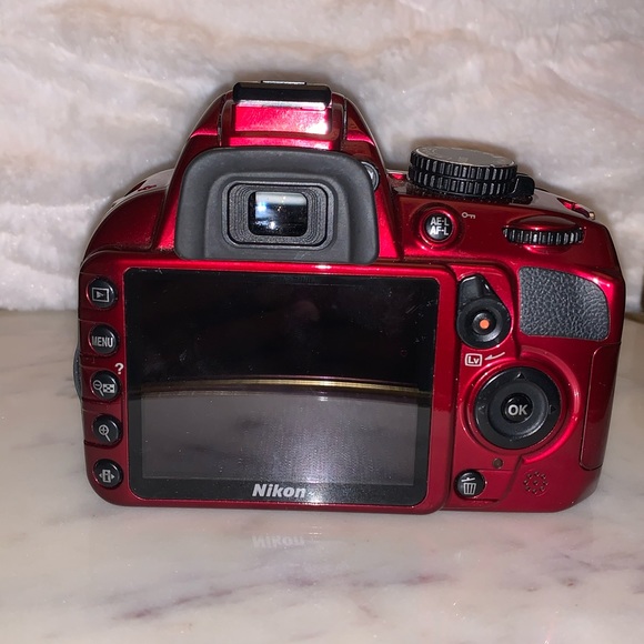 Nikon D3100 Camera - Picture 7 of 8